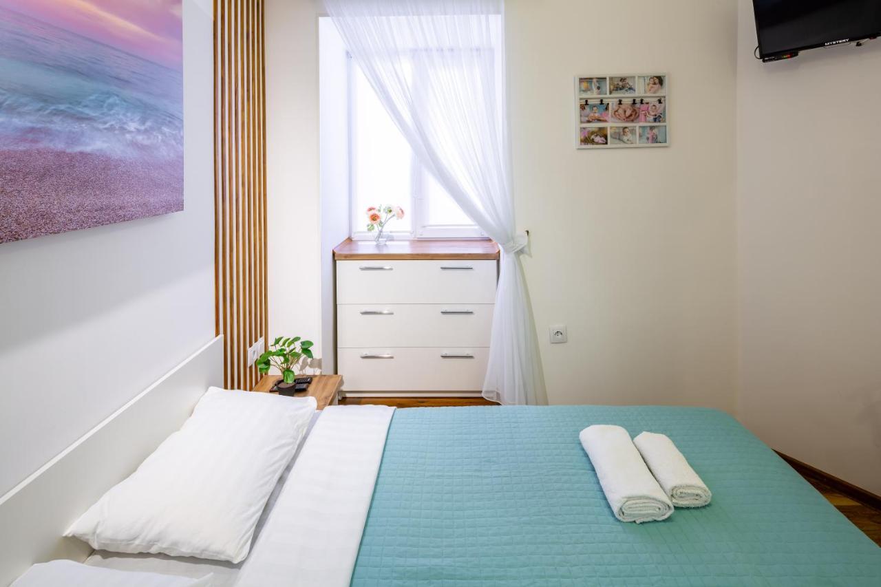 Cozy Apartments Center ลวีฟ ภายนอก รูปภาพ