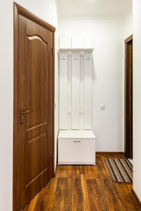Cozy Apartments Center ลวีฟ ภายนอก รูปภาพ