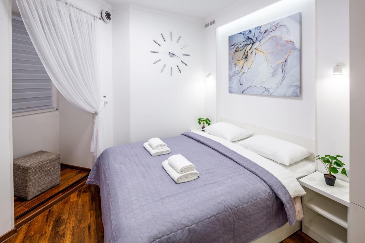 Cozy Apartments Center ลวีฟ ภายนอก รูปภาพ
