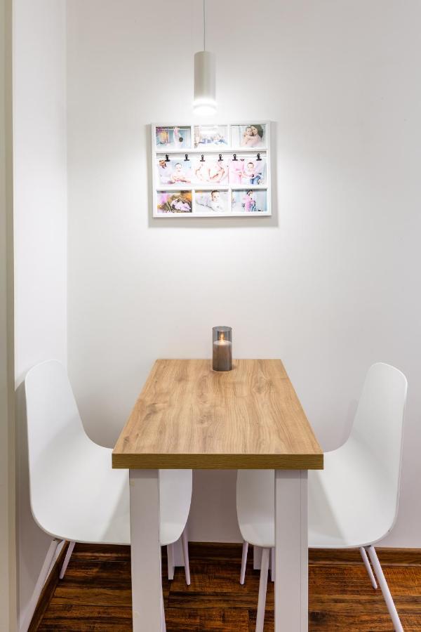 Cozy Apartments Center ลวีฟ ภายนอก รูปภาพ